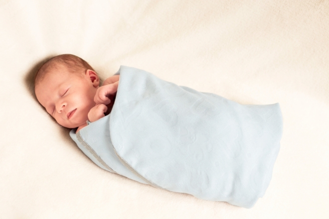Нужно ли стирать новое одеяло для новорожденного