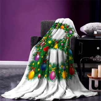 Плед флисовый белый украшенный риснуком в виде новогоднего венка