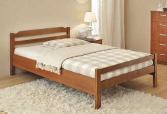 Деревянная полутороспальная кровать