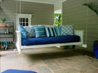 Подвесной диван в стиле прованс