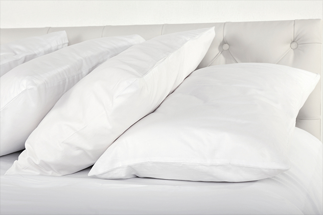 Подушки для сна с искусственным наполнителем